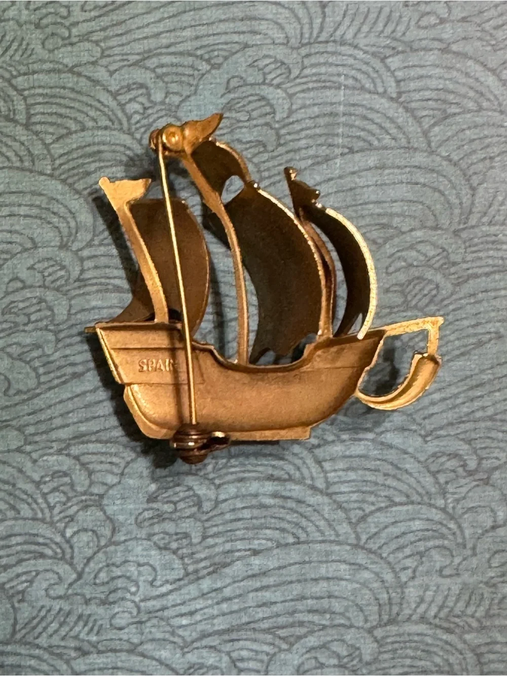 VINTAGE DAMASCENE SHIP BROOCH